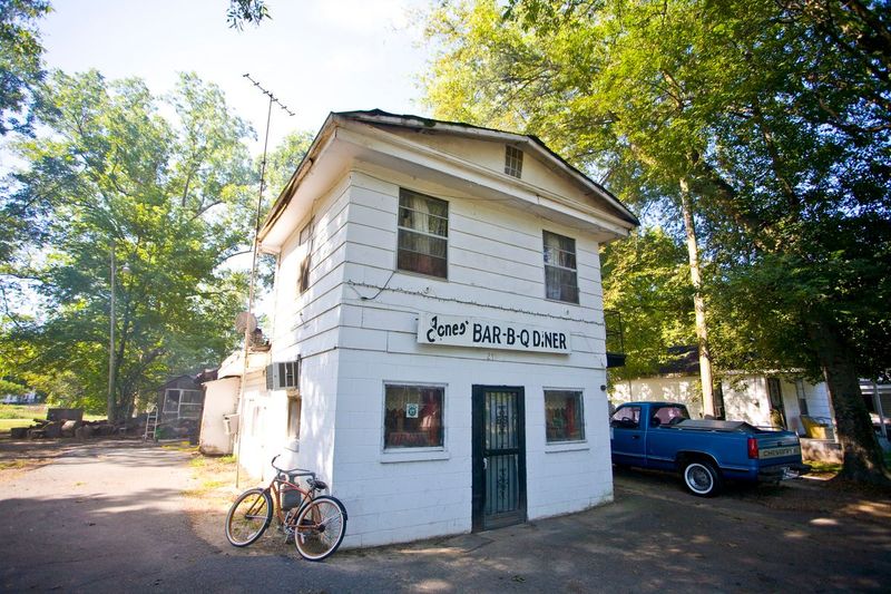 12 Arkansas BBQ Hideaways That Prove Small Spots Pack Big Taste - Decor Hint Jones Bar-B-Q Diner: Marianna's James Beard Award Winner