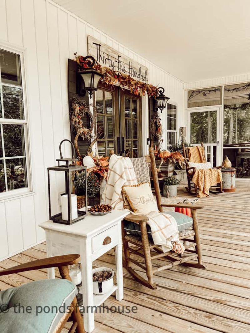 15 Oklahoma Farmhouse Porches That Could Be Perfect For Slow Evenings - Decor Hint Rocking Chairs with Cushions