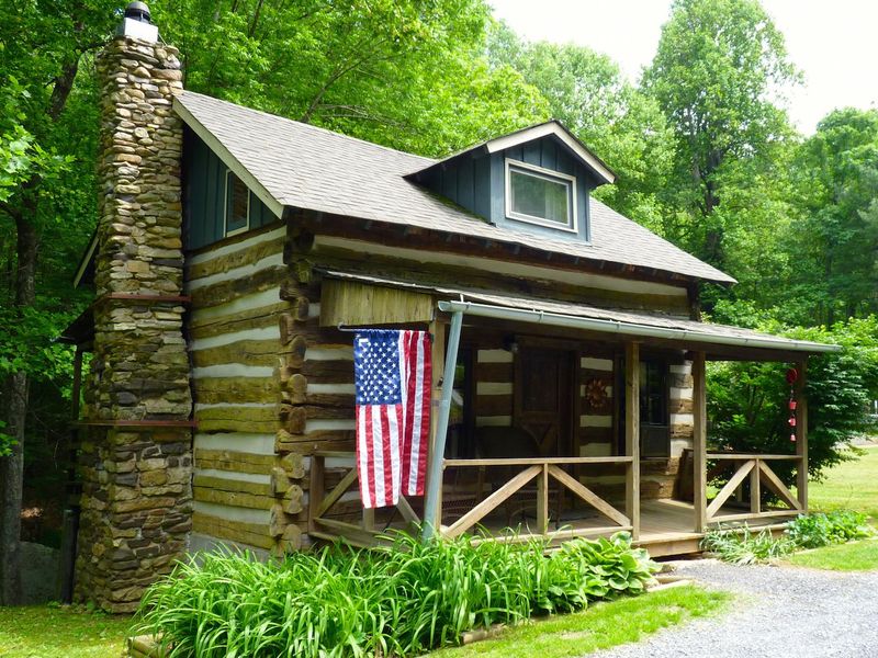 8 Virginia Cabins With Charm That Lasts Generations - Decor Hint Riverside Relaxation at Cabin Creekwood