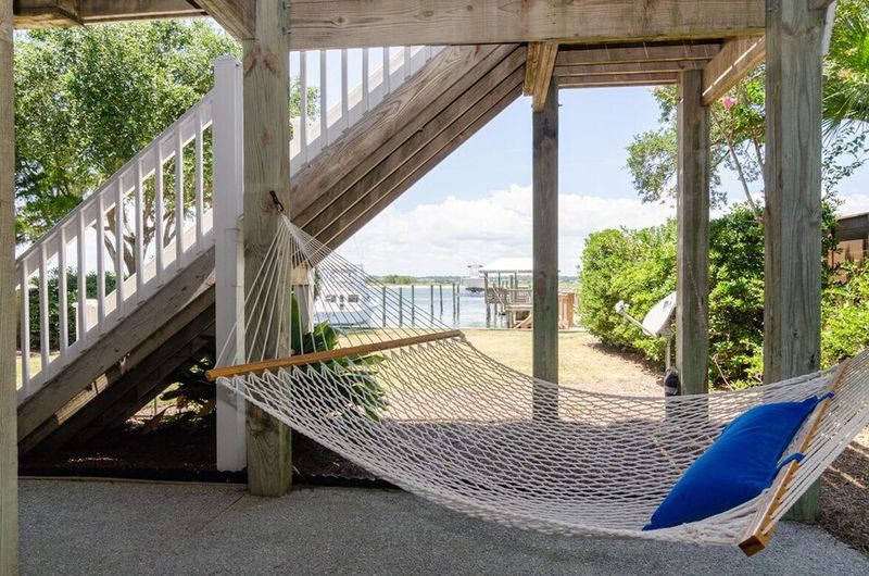 6 North Carolina Porch Swings That Outshine The Furniture Inside - Decor Hint Wrightsville Beach Hammock Swing Hybrid