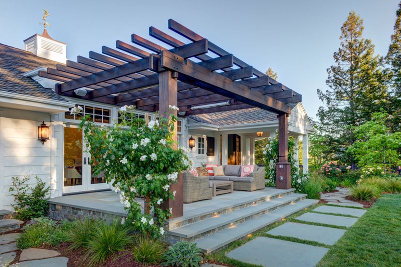 10 Georgia Garden Layouts That Feel Like Outdoor Living Rooms - Decor Hint Farmhouse Porch Extension