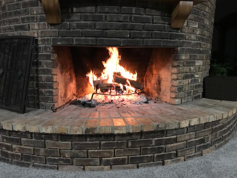 10 Wyoming Log Cabin Tricks That Keep It Cozy - Decor Hint Chimney Balloon Heat-Keepers