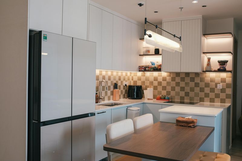 12 Kitchen Details Homebuyers Often Dislike, Do You Have One? - Decor Hint Limited Storage Space
