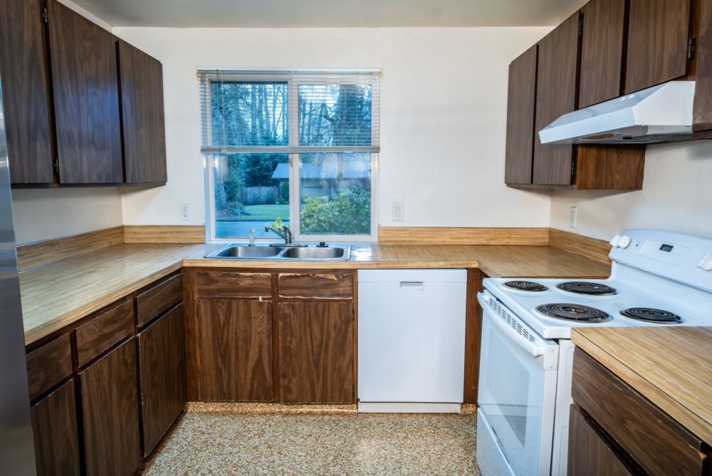 Worn Laminate Countertops - Decor Hint