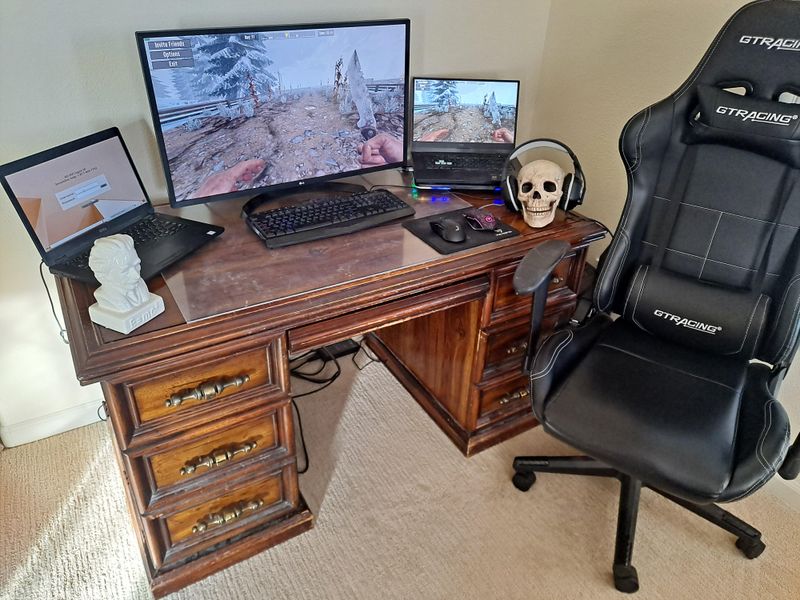 10 Indiana Furniture Trends Poised For A Quiet Comeback In 2025 - Decor Hint Amish-Crafted Solid Wood Technology Stations