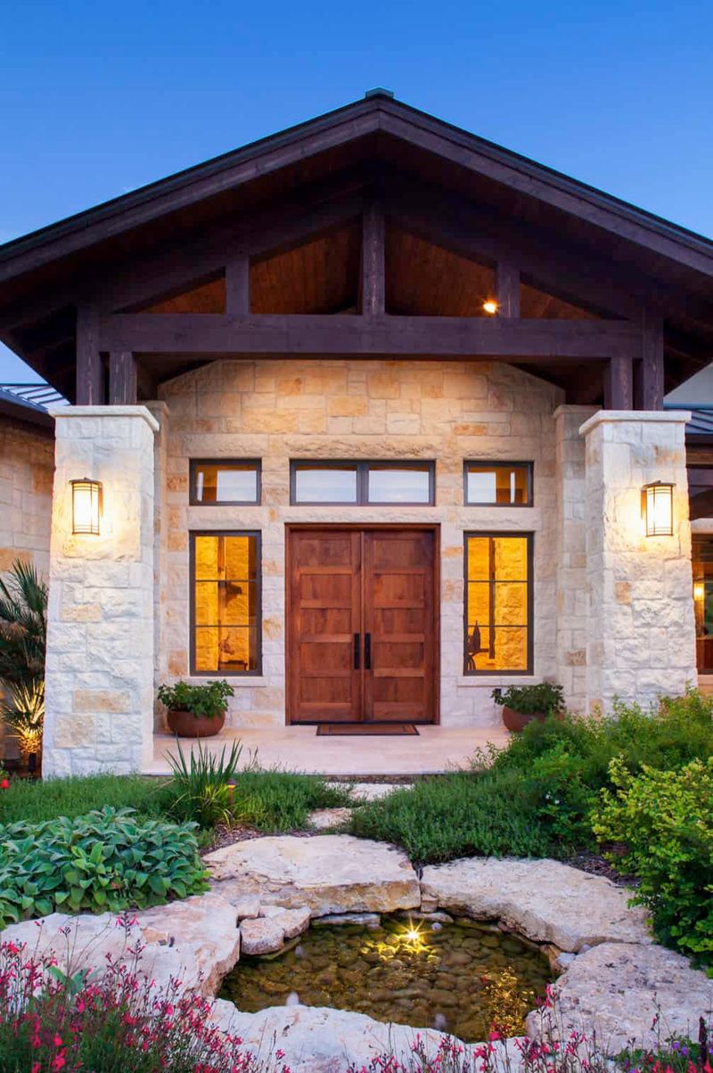 11 Texas Ranch Entryway Ideas That Should Inspire Your Next Renovation - Decor Hint Stone Accent Walls