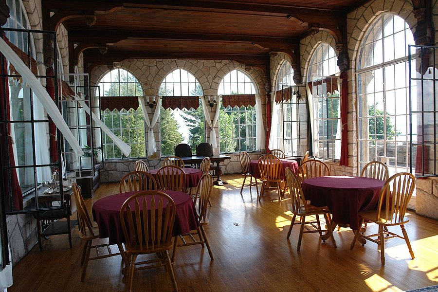 Main Kitchen And Service Hallways