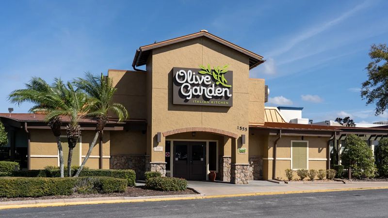 10 Chains Washington Diners Aren't Visiting Like They Used To - Decor Hint Olive Garden's Fading Italian Dream