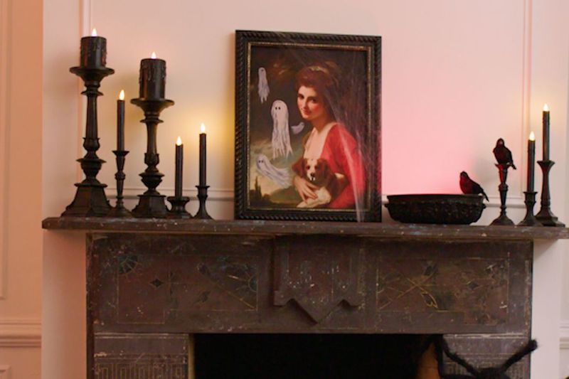 Haunted Portrait Gallery Mantel
