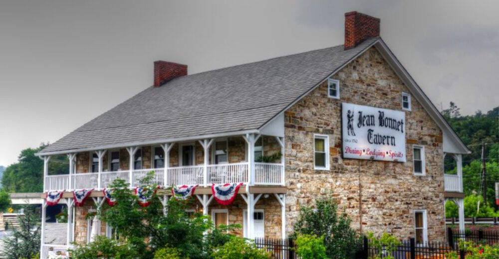 10 Hidden Spooky Attractions In Pennsylvania Few Tourists Ever Find 2 - Decor Hint