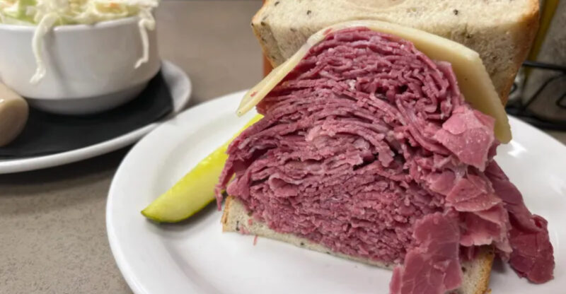 10 Legendary Ohio Restaurants That Won’t Break The Bank