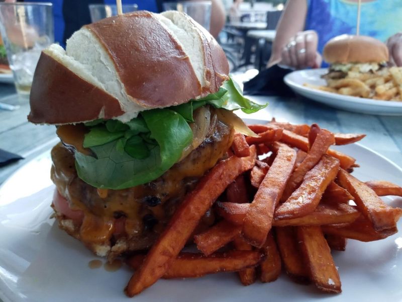 10 Orlando Spots That Nail Both Delicious Food And A Great Atmosphere - Decor Hint The Stubborn Mule Delivers Downtown Flair