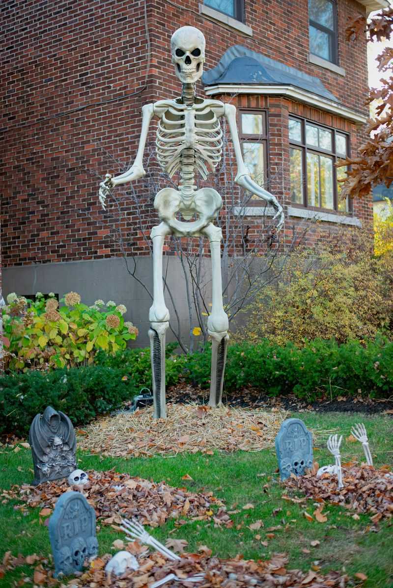 Classic Front Yard Skeleton Pose