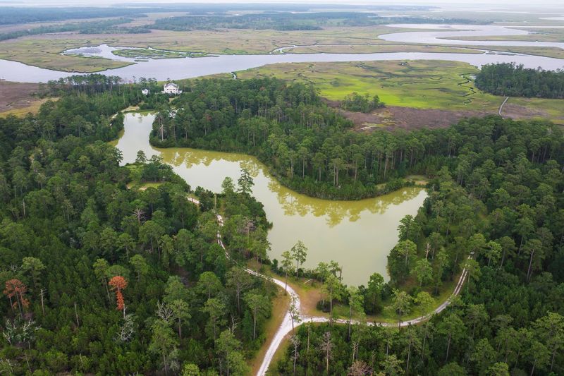 10 Reasons Why Georgia's $52.5M Island Is At The Top Of The Luxury Market - Decor Hint Sprawling Coastal Paradise