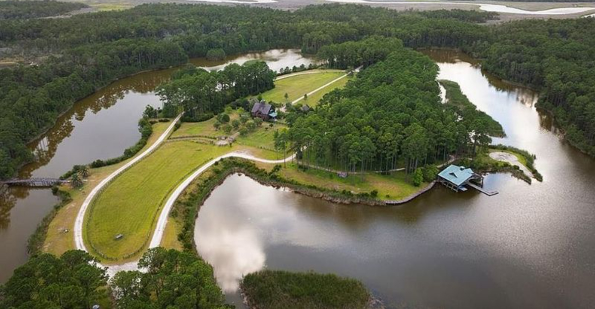 10 Reasons Why Georgia's $52.5M Island Is At The Top Of The Luxury Market - Decor Hint 10 Reasons Why Georgias 52.5M Island Is At The Top Of The Luxury Market - Decor Hint
