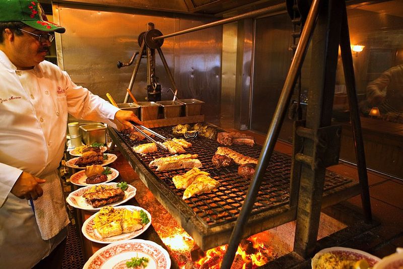 11 California BBQ Legends Still Smoking Over Red Oak - Decor Hint The Hitching Post II – Where Hollywood Meets BBQ