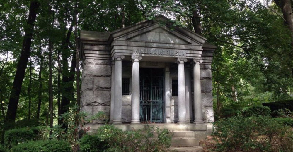 11 Haunted History Trolley Tours Uncover Spooky Secrets Across Ohio - Decor Hint