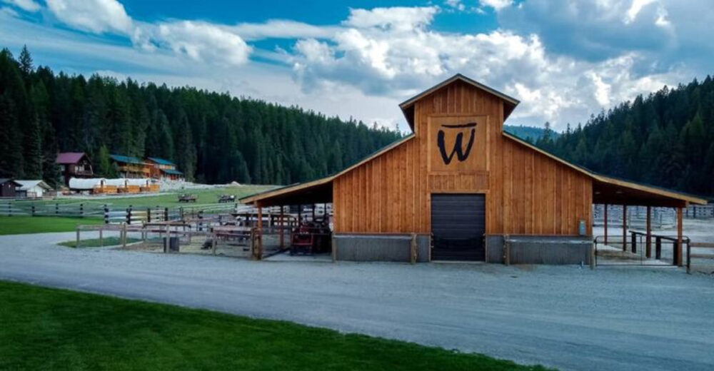 11 Montana Retreats Where Wood Stone And Texture Take Center Stage - Decor Hint