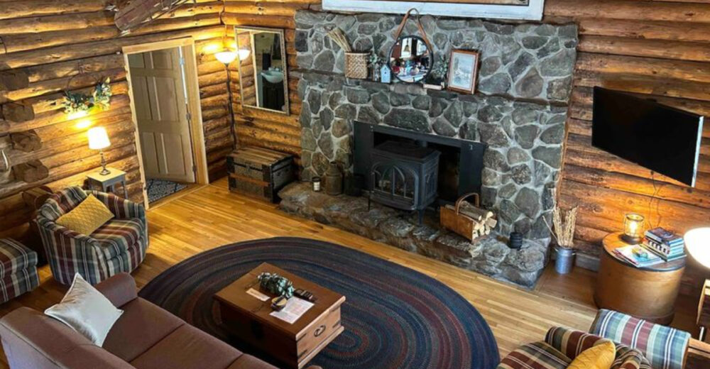 11 Vermont Cabins Layered In Honey Oak Warmth - Decor Hint