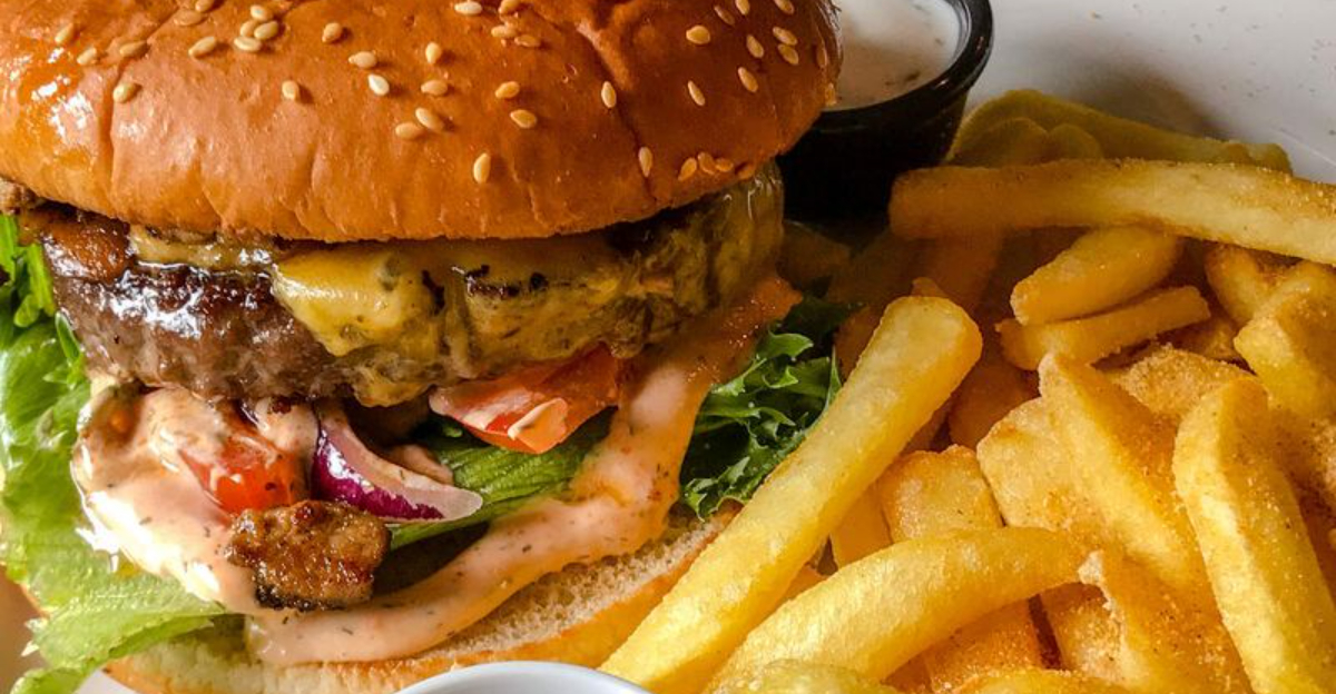 12 Must Try Burger Spots Across Washington That Get It Right - Decor Hint