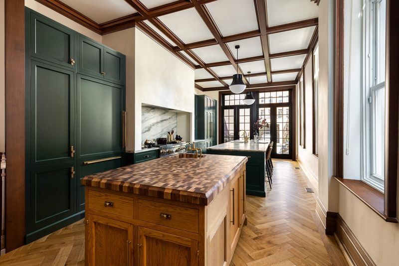 12 Texas Farmhouse Kitchens That Still Feel Fresh In 2025 - Decor Hint Butcher Block Islands With Modern Twists