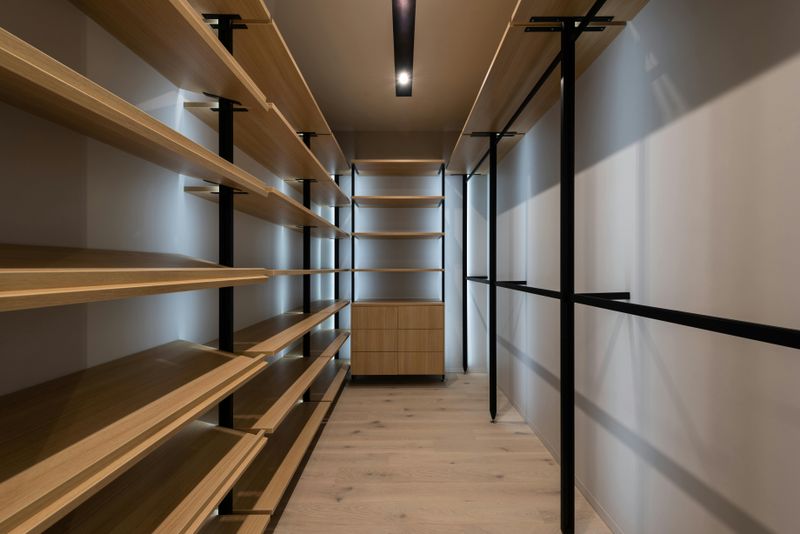 12 Things Upper-Middle-Class Homes Typically Have That Others Might Not - Decor Hint Custom-Built Walk-In Closets