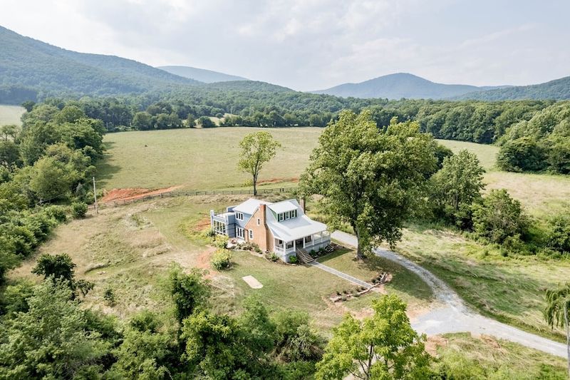 12 Virginia Country Farmhouses With Porches Made For Sundays - Decor Hint The Blue Ridge Haven