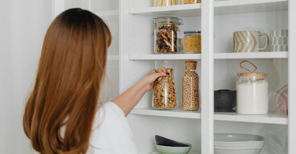 14 Easy Tips For A Minimalist Kitchen That Feels Functional And Stylish - Decor Hint