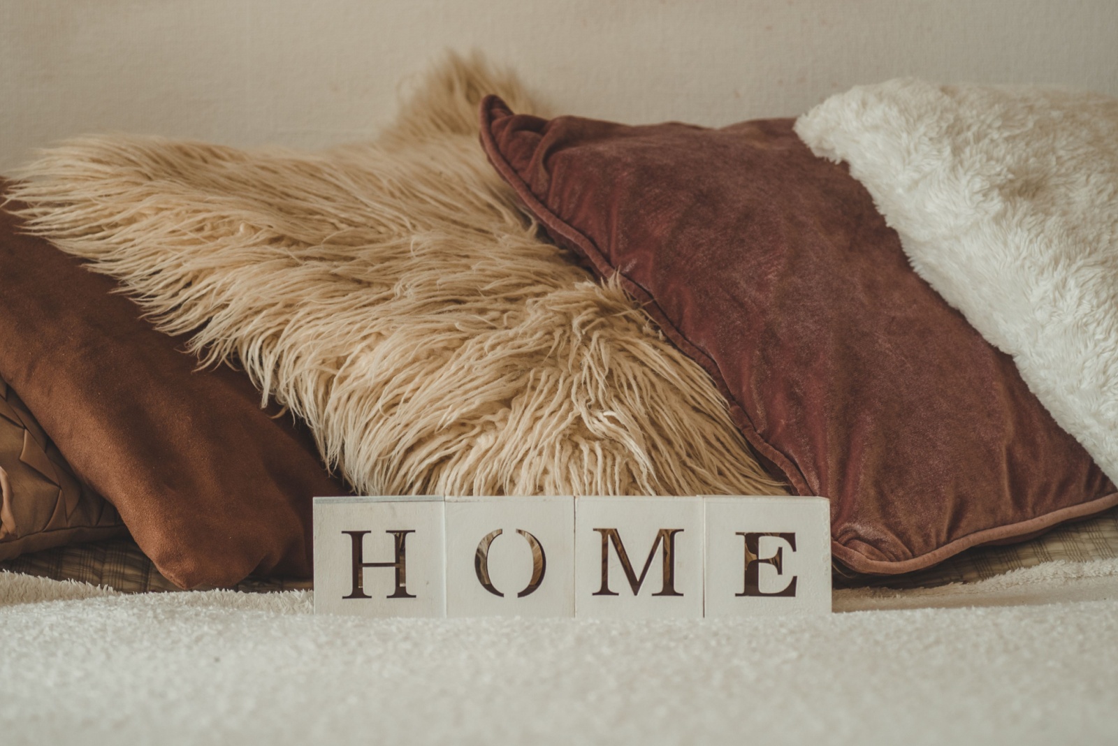 15 Things People Hoard That Often Lead To Household Clutter