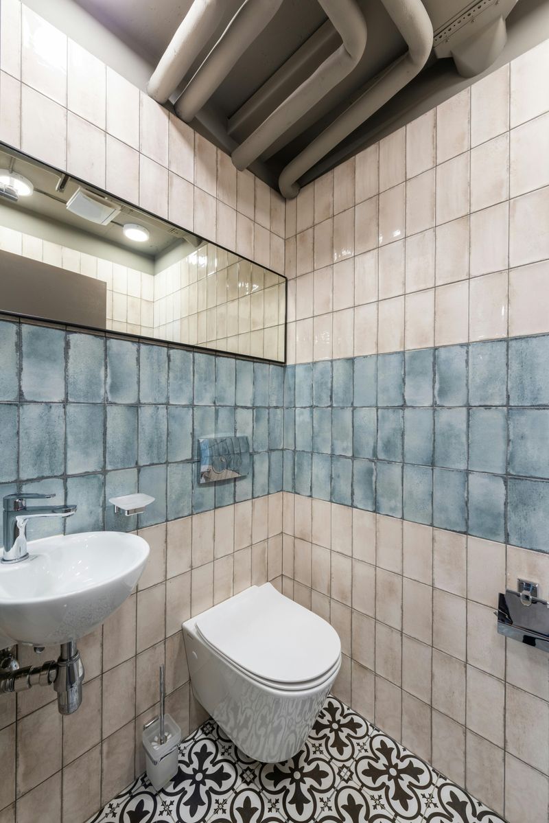 17 Tips That May Help You Achieve A Stunning Bathroom Look - Decor Hint Choose a cohesive color palette