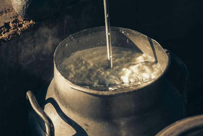 17 Traditional Kitchen Tools That May Be Less Familiar To Younger Generations - Decor Hint Butter Churn