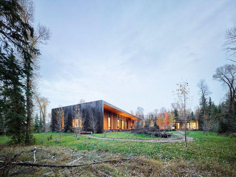 7 Reasons This Glass Home Is The Dream Getaway For Teton Mountain Lovers In Wyoming - Decor Hint Architecture That Harmonizes With Nature