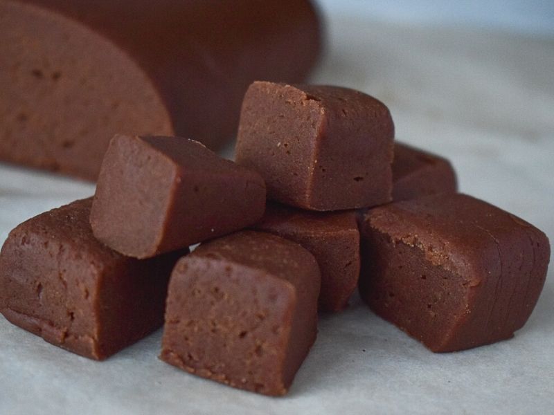 20 Favorite Foods You're Ruining By Storing In The Fridge, Michigan Style - Decor Hint Mackinac Island Fudge
