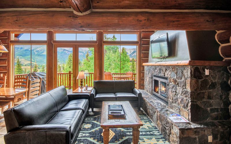 8 Kentucky Log Cabins With Fireplaces That Steal The Spotlight - Decor Hint Ponds And Pastoral Views
