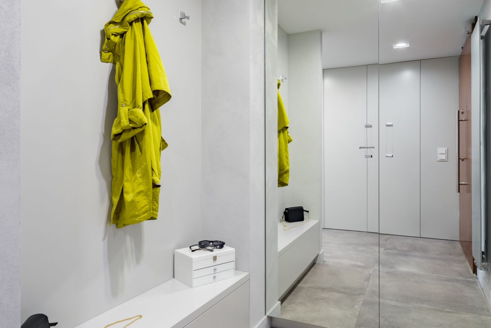 6 Mudroom Designs That Are Both Stylish and Practical