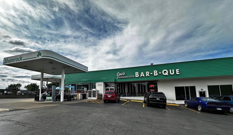 7 Kansas BBQ Stops Where Burnt Ends Steal The Plate - Decor Hint Joe's Kansas City Bar-B-Que: Gas Station Greatness