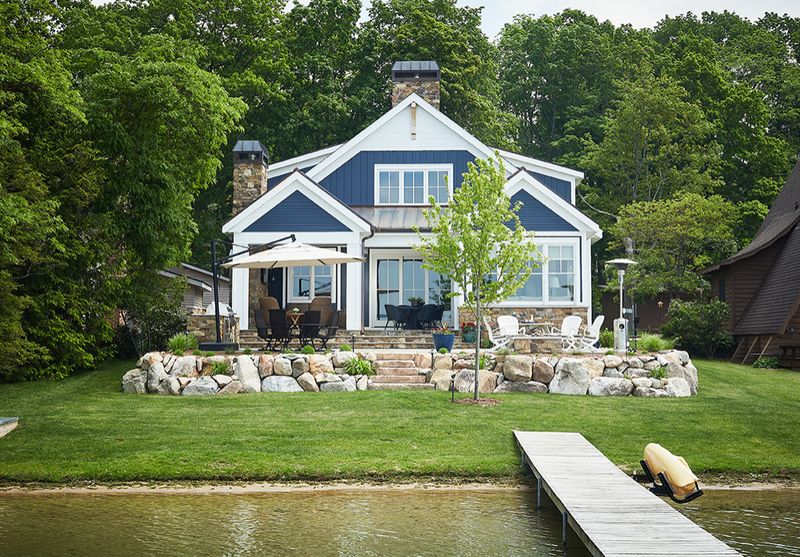 7 Michigan Lake House Color Palettes That Never Fail - Decor Hint Nautical Blues & Crisp Whites