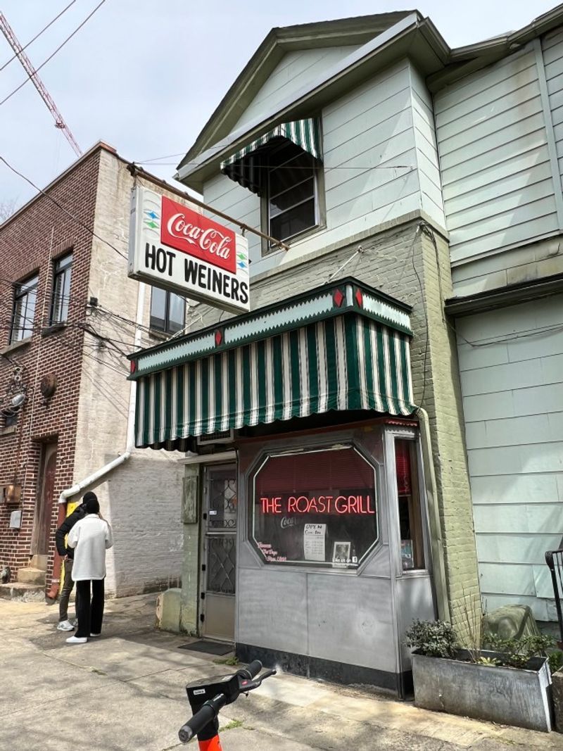 7 North Carolina Hot Dog Joints With Legendary Toppings - Decor Hint The Roast Grill