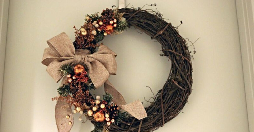 8 Affordable Wreath Styles That Look Handmade In Ohio Homes - Decor Hint