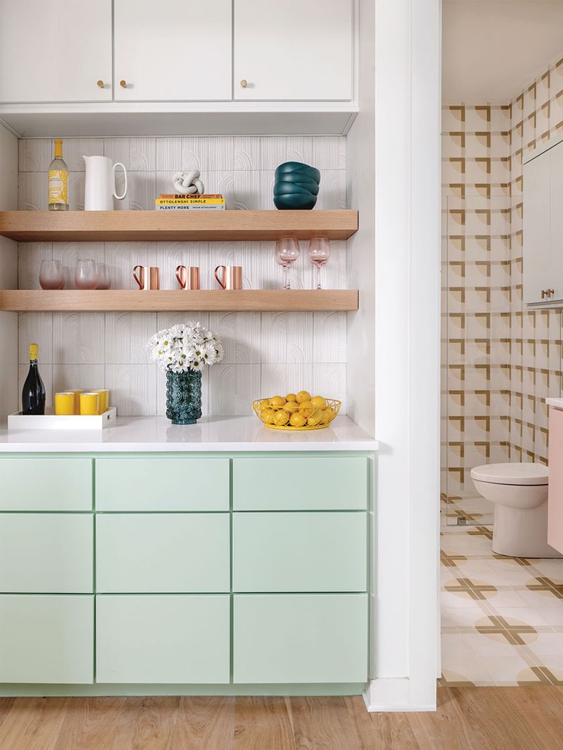 8 Austin Bungalows With Retro Kitchens Full Of Character - Decor Hint Turquoise Dream in Travis Heights