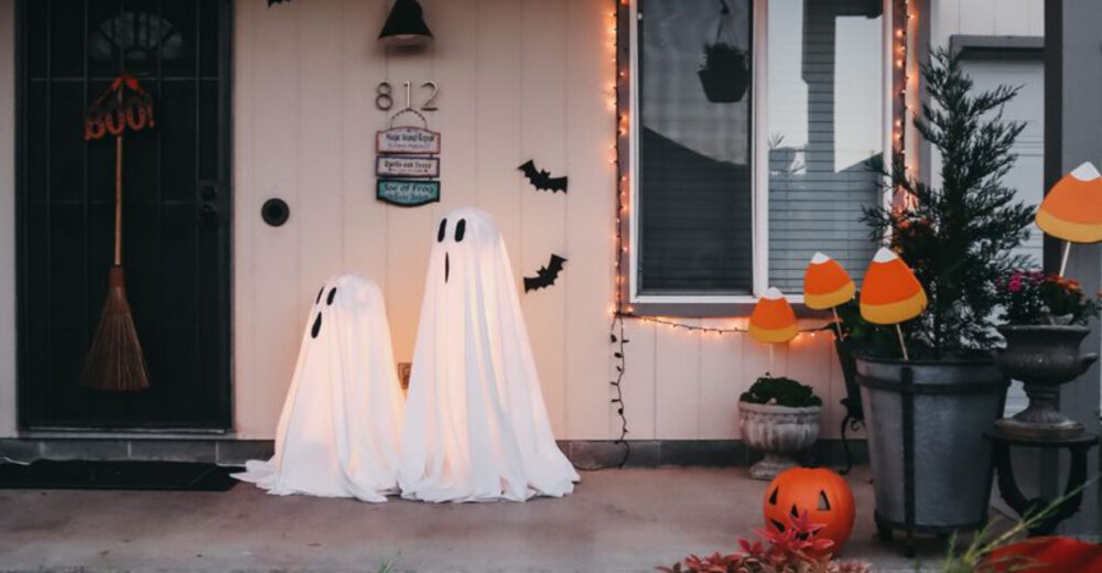 8 Halloween Lighting Ideas That Glow On Colorado Mountain Porches - Decor Hint