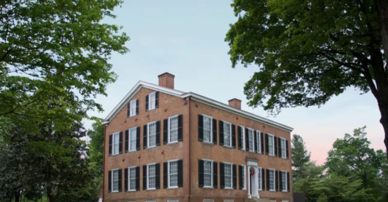 8 Kentucky Homes Where The Walls Could Tell A Thousand Stories