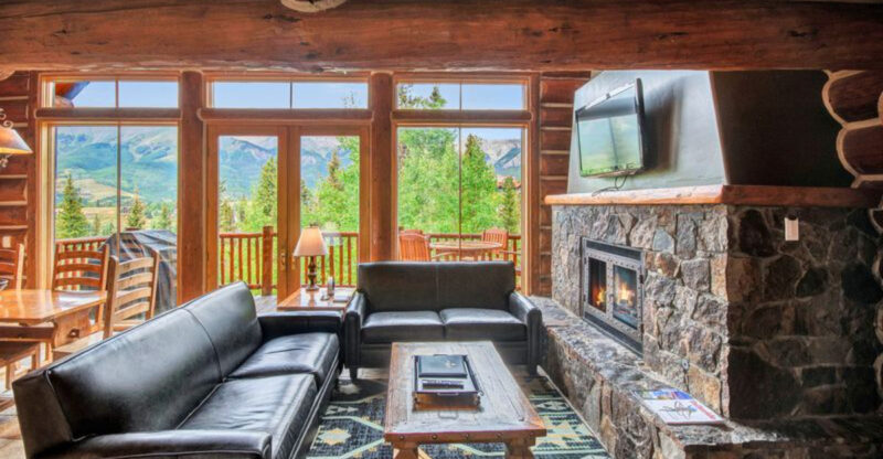 8 Kentucky Log Cabins With Fireplaces That Steal The Spotlight