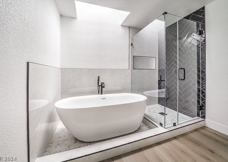 Las Vegas Modern Desert Bathroom