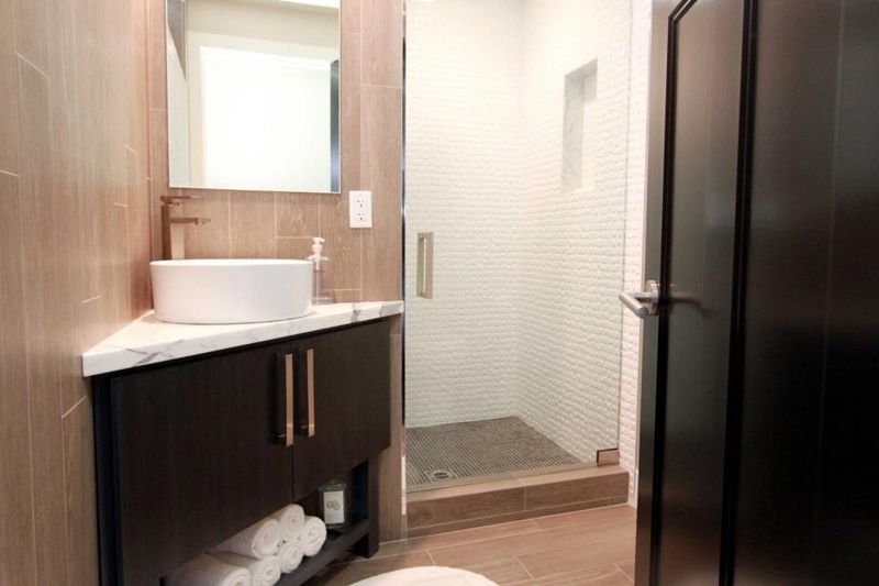 8 New Jersey Small-Bath Layouts That Actually Fit A Vanity - Decor Hint Corner Comfort Zone