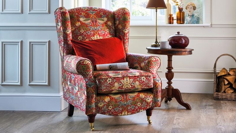 8 Seattle Home Corners Where Books Meet Beautiful Seating - Decor Hint Window-Side Wonder