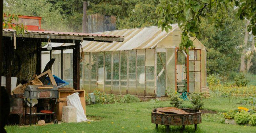 8 Storage Hacks That Could Simplify Your Garden Life - Decor Hint