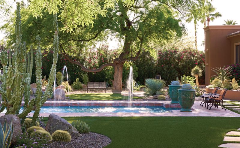 8 Stylish Arizona Courtyards That Keep Their Cool In Every Season - Decor Hint Desert Oasis with Cascading Water Features