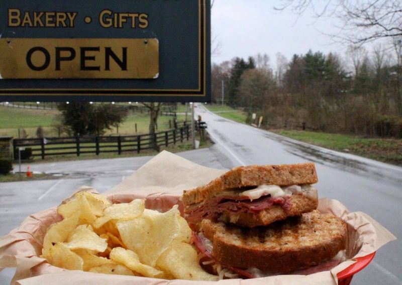 9 Kentucky Comfort Food Places So Good, Locals Keep Them Hush-Hush - Decor Hint Wallace Station Deli & Bakery – Versailles