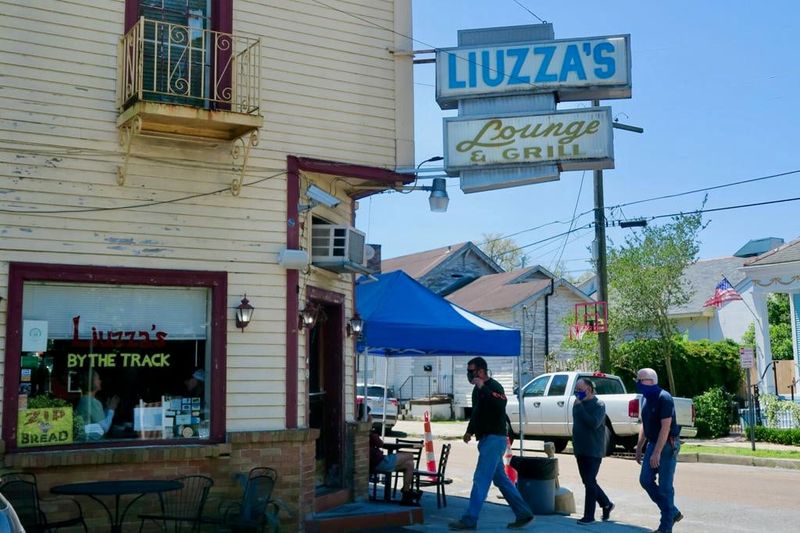 9 New Orleans Gumbo Counters That Locals Line Up For - Decor Hint Liuzza's By The Track